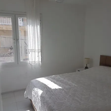 Bahceli Cift Katli Sahile 300 Metre 4* 쿠사다시