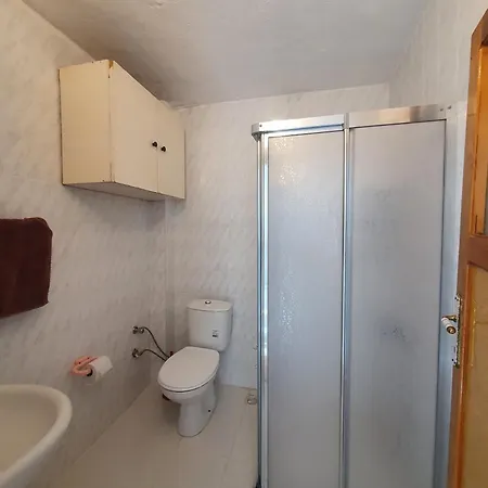 Hotel Bahceli Cift Katli Sahile 300 Metre
