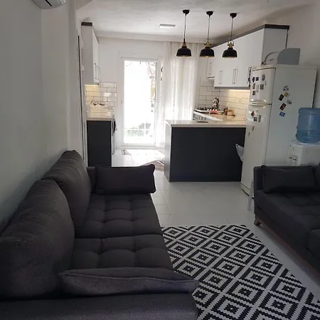 Bahceli Cift Katli Sahile 300 Metre Hotel 4*